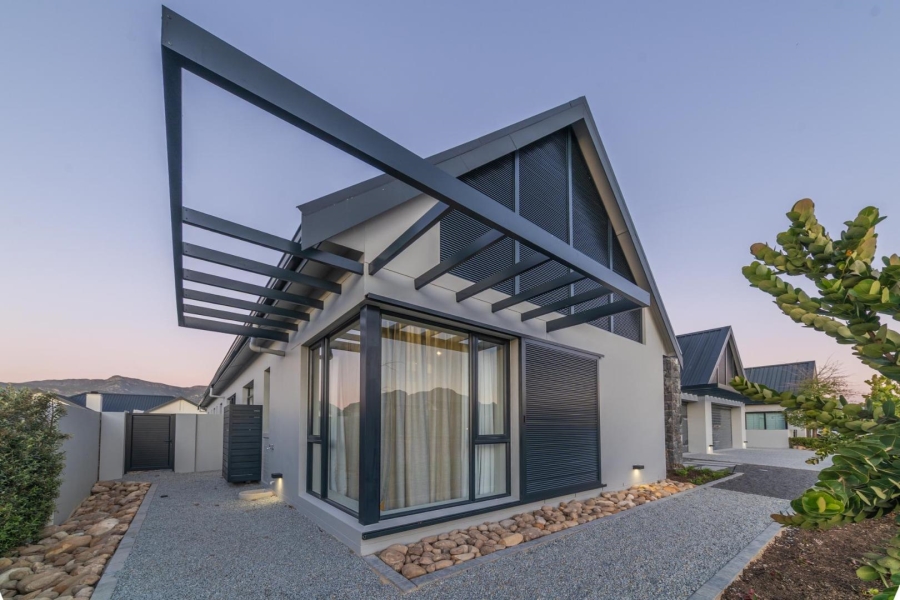 To Let 4 Bedroom Property for Rent in Val De Vie Estate Western Cape